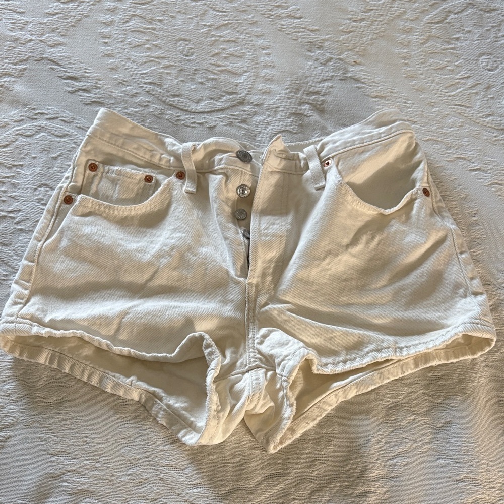 Levi’s Women's White Denim Button Fly Shorts Gently Loved W28